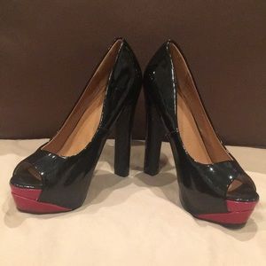 Black and pink pumps